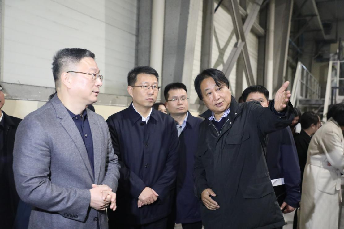 大興區(qū)區(qū)長劉學亮一行蒞臨美巢 為企業(yè)高質(zhì)量發(fā)展注入強心劑